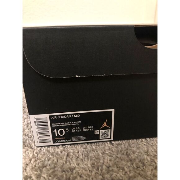 Athletic_Shoes